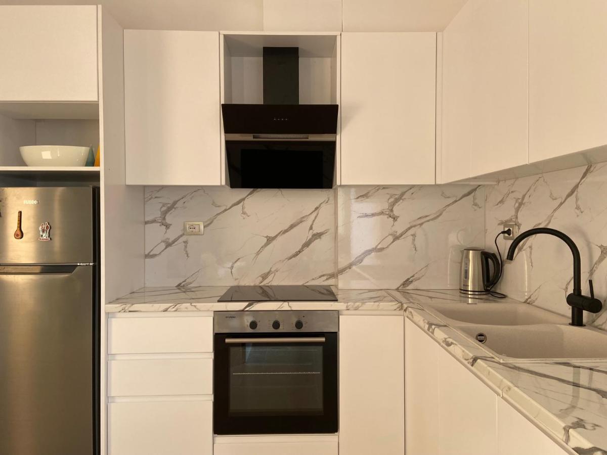 Nora Apartments Durres Bagian luar foto