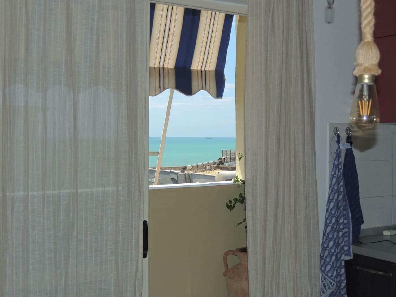 Nora Apartments Durres Bagian luar foto